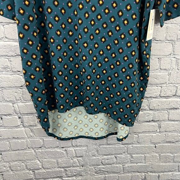 LuLaRoe Womens Size XS Irma Shirt  Green Print NWT - Picture 3 of 4
